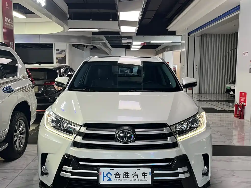 Toyota Highlander — фото 2