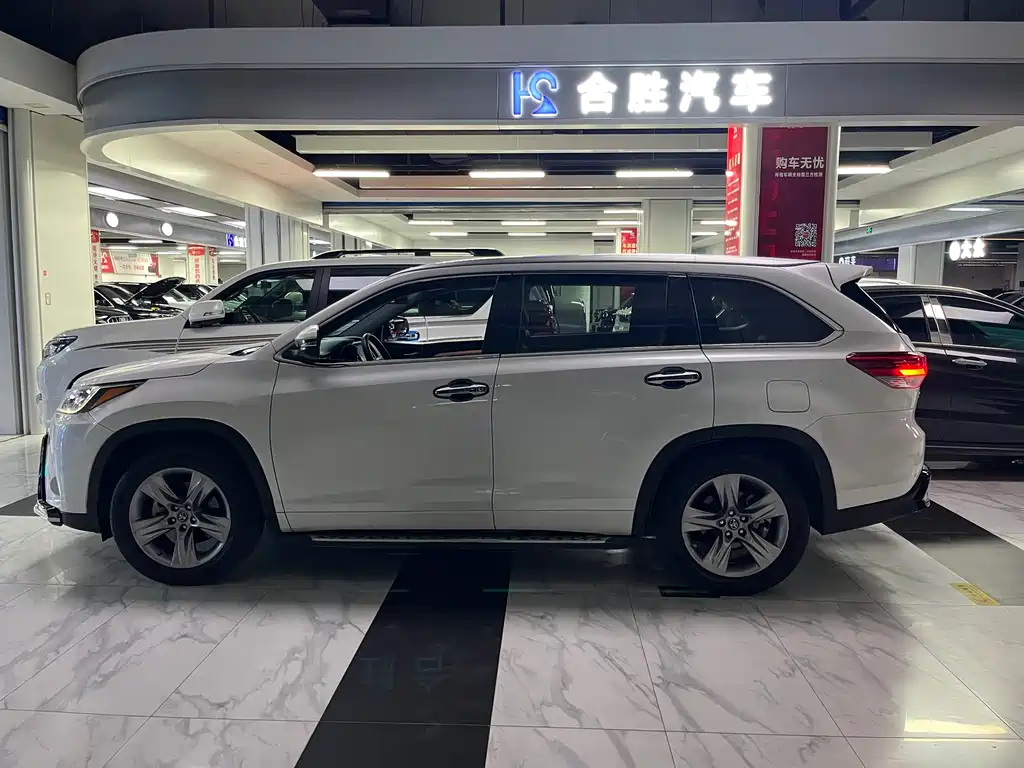 Toyota Highlander — фото 5