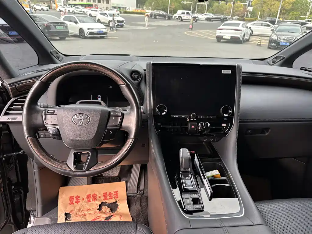 Toyota Alphard — фото 7