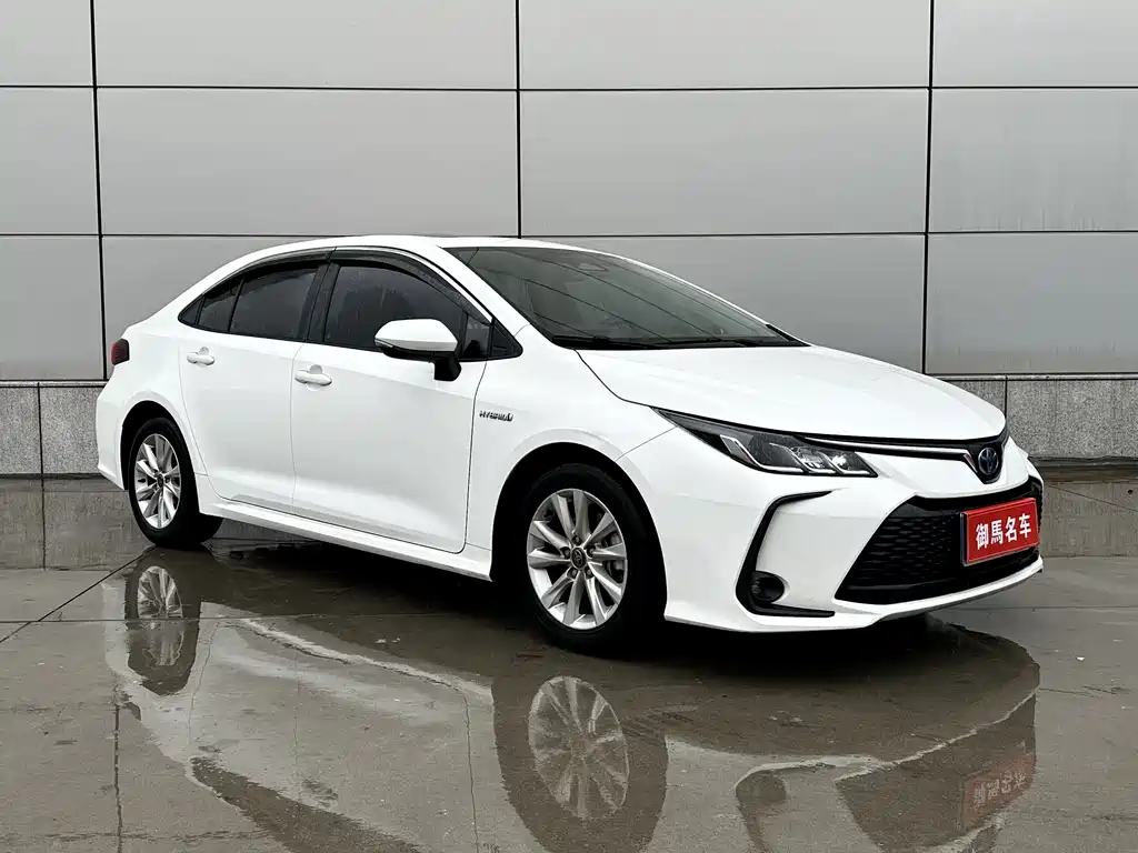 Toyota Corolla — фото 4
