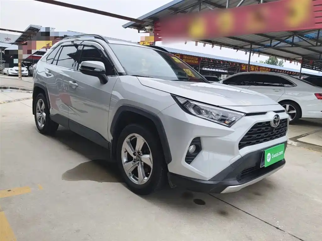 Toyota RAV4 — фото 4