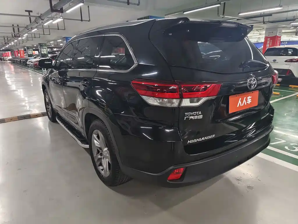 Toyota Highlander — фото 5