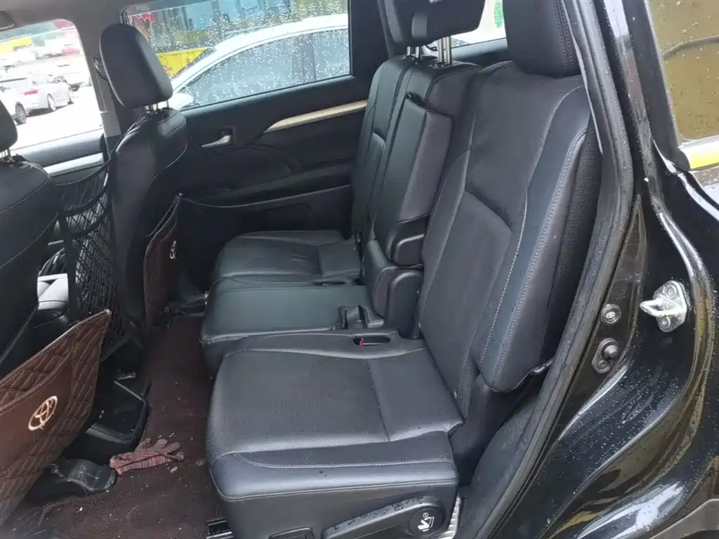 Toyota Highlander — фото 17