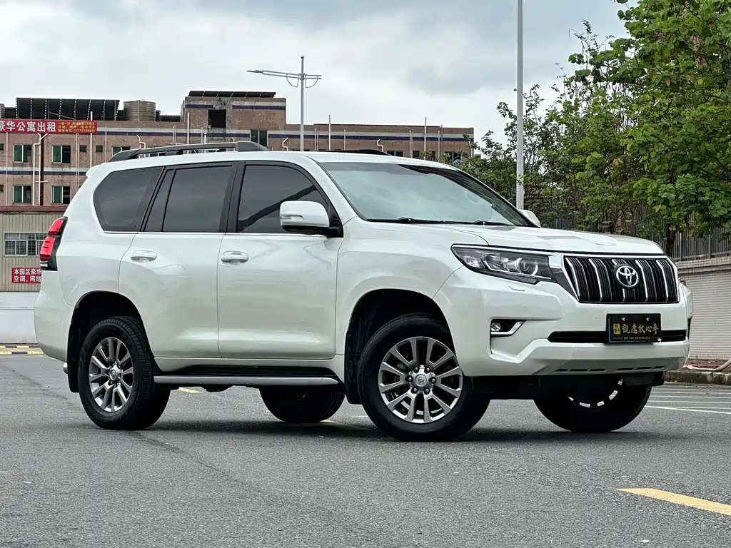Toyota Prado — фото 3