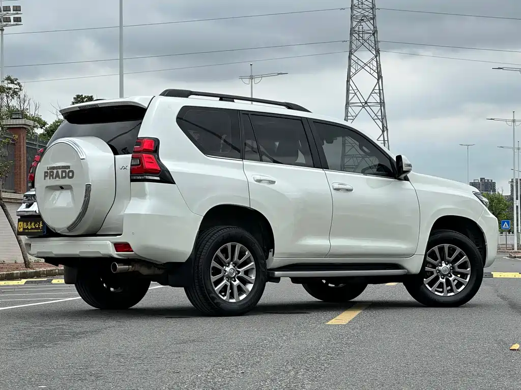 Toyota Prado — фото 4