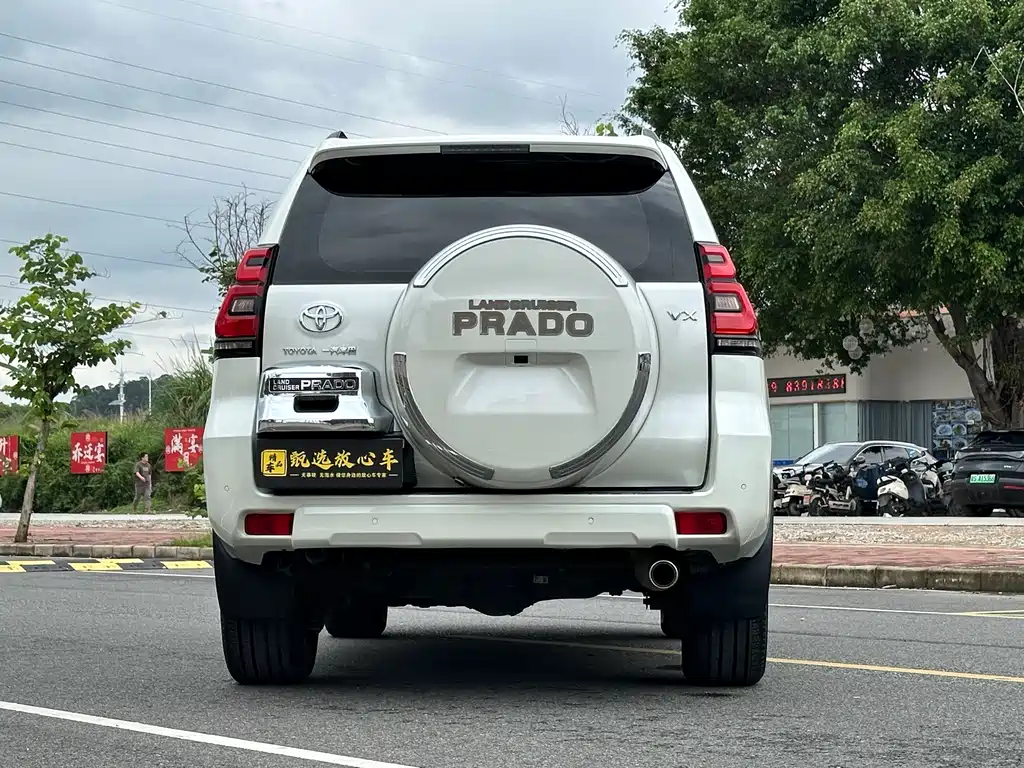Toyota Prado — фото 5