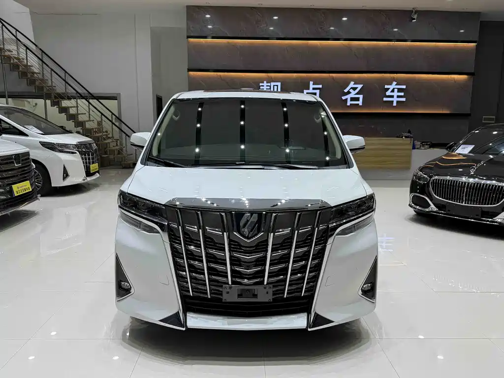 Toyota Alphard — фото 3