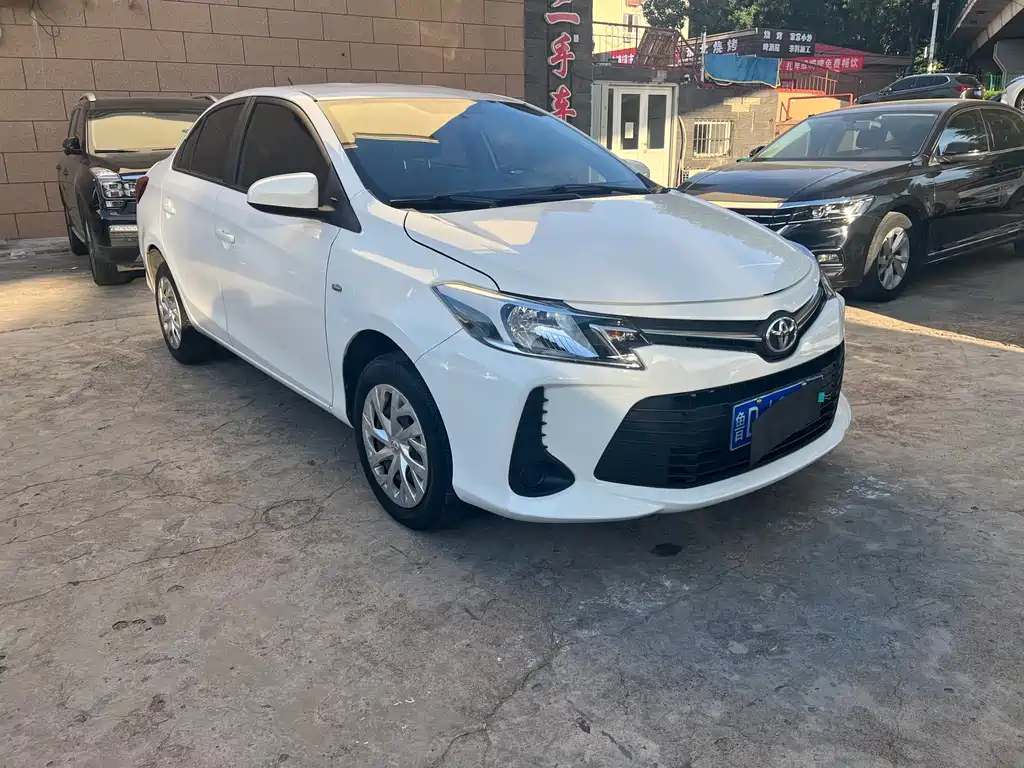 Toyota Vios — фото 3