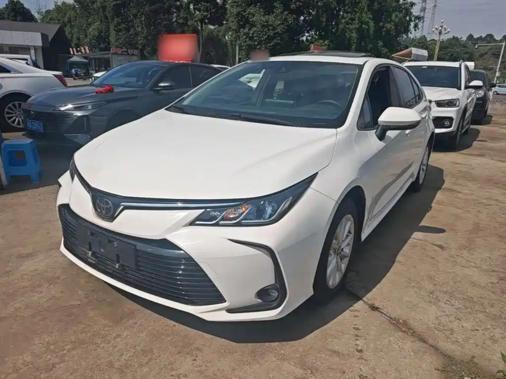 Toyota Corolla — фото 2