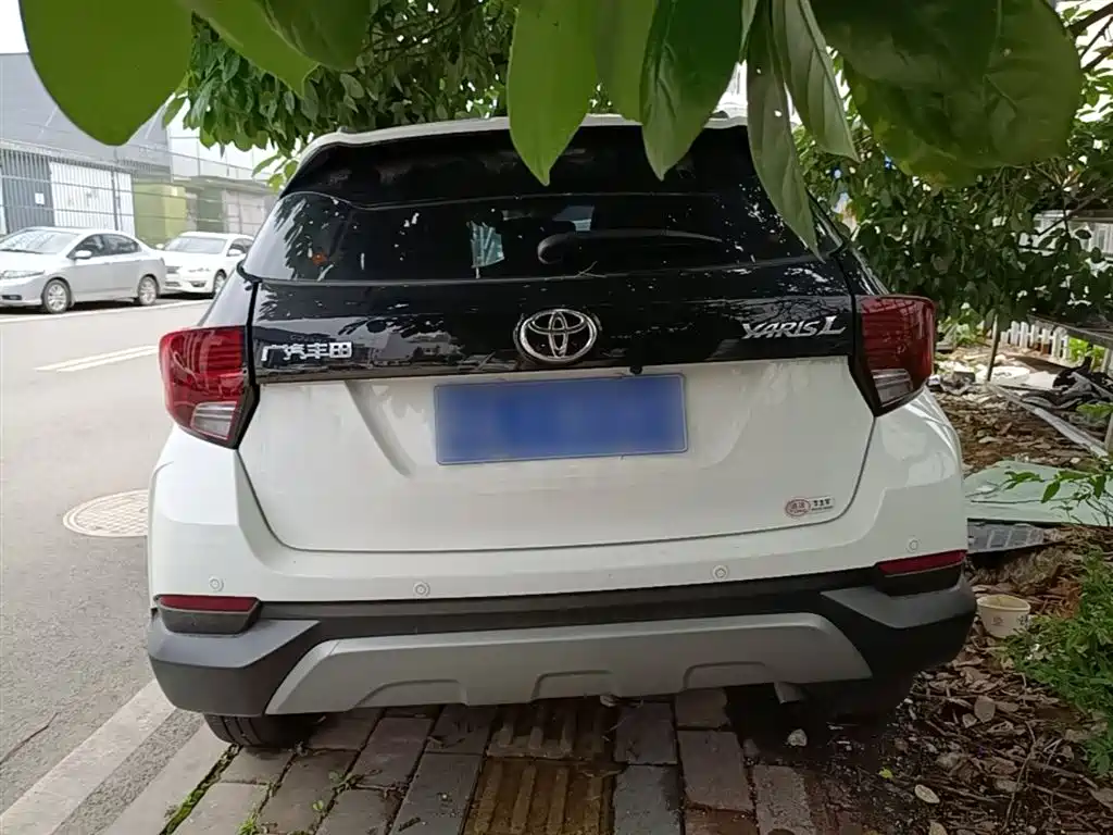 Toyota Yaris L — фото 6