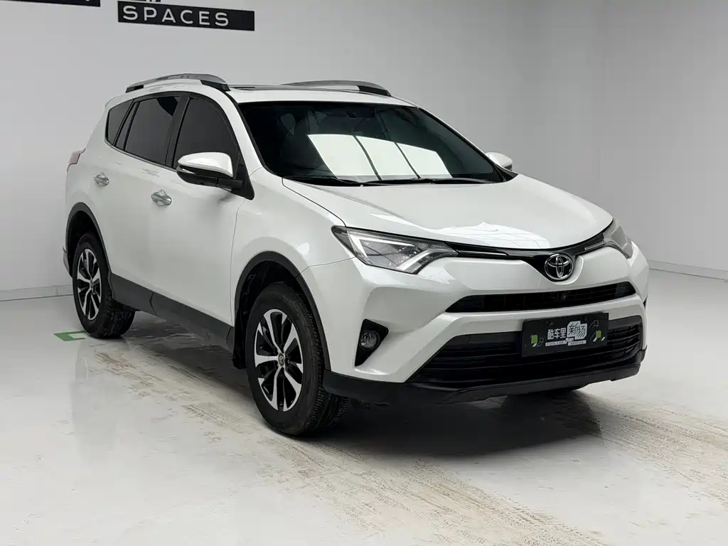 Toyota RAV4 — фото 3