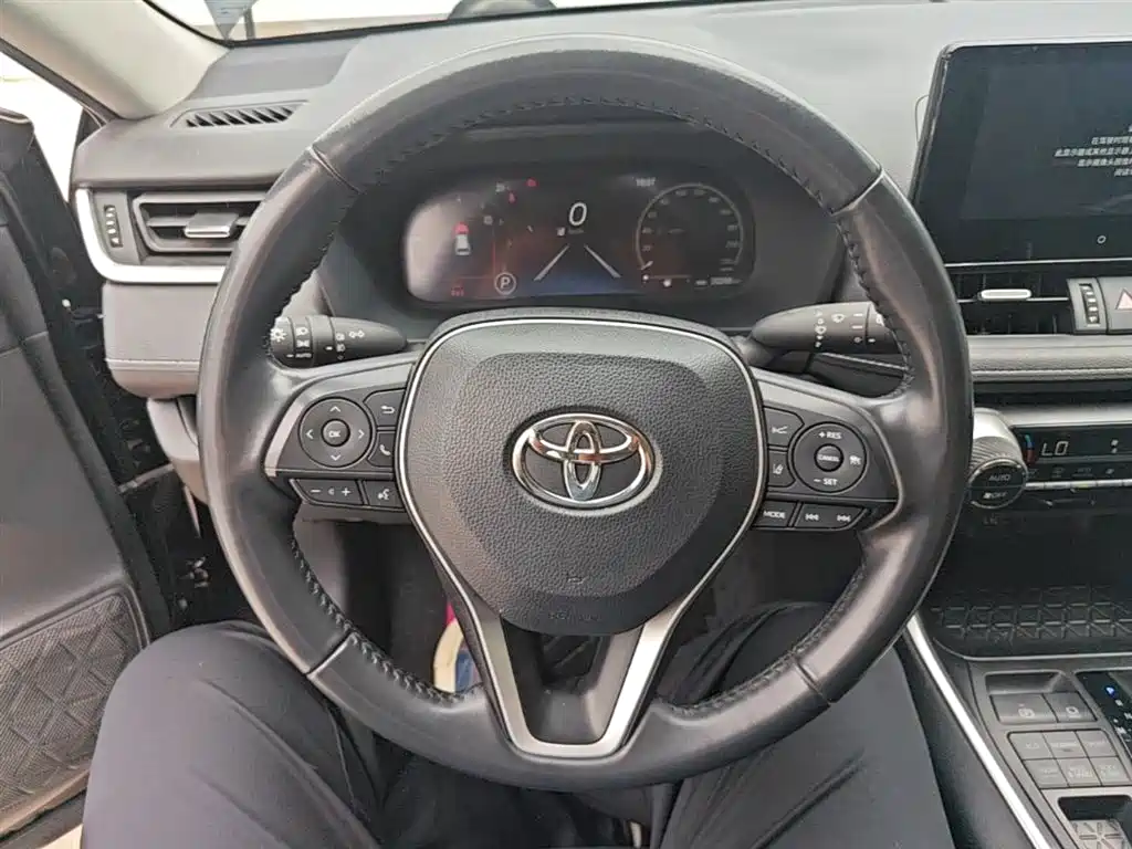 Toyota Wildlander — фото 11