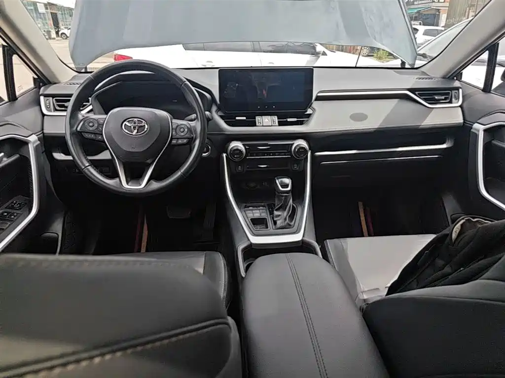 Toyota Wildlander — фото 10