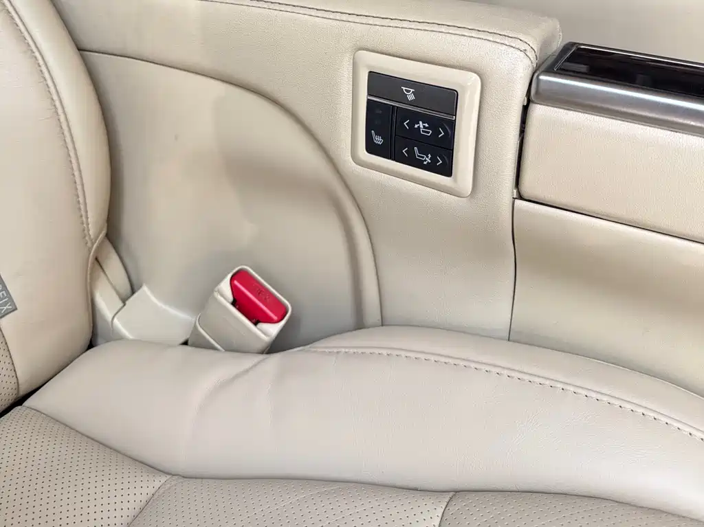 Toyota Alphard — фото 13