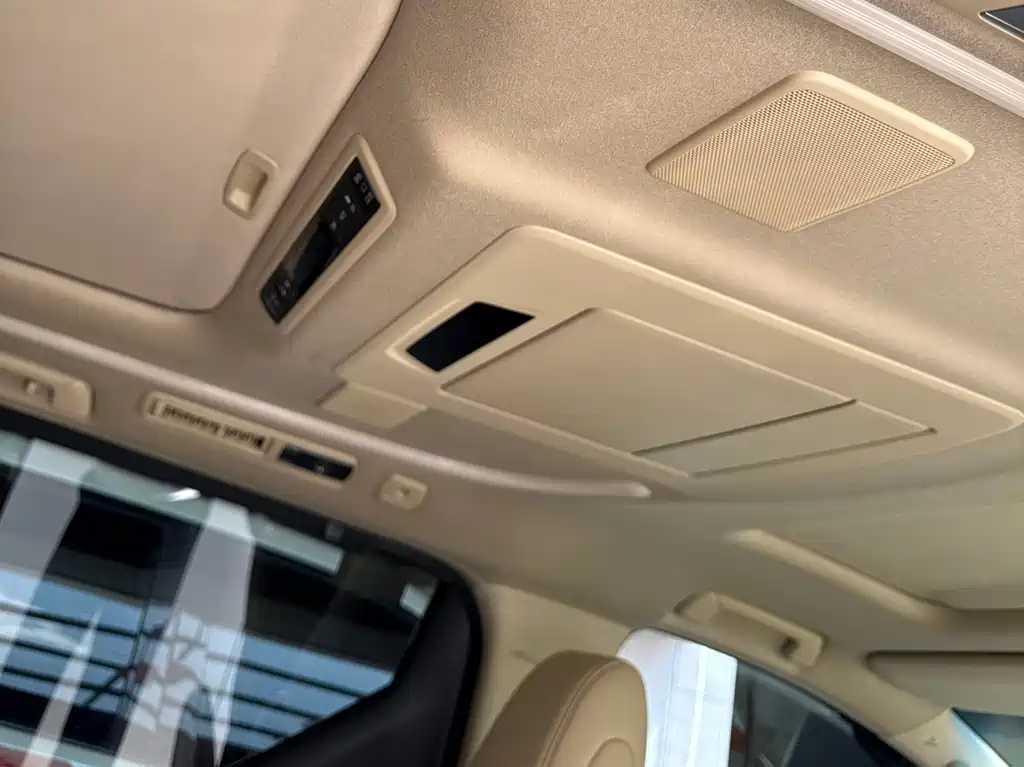 Toyota Alphard — фото 14