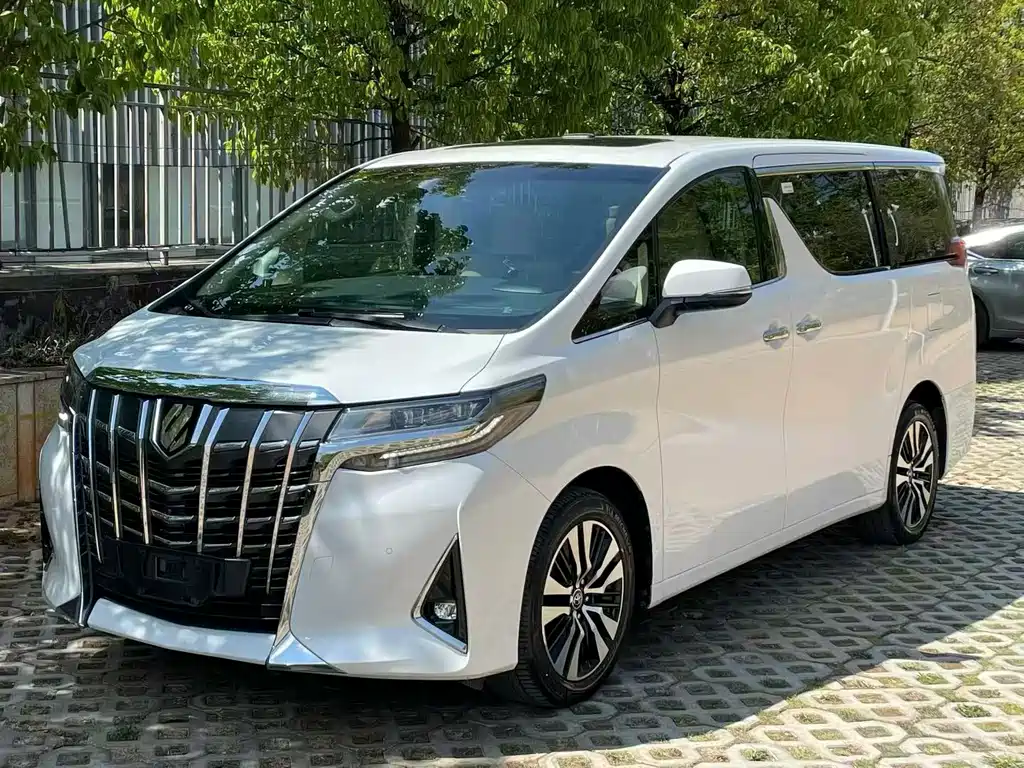 Toyota Alphard — фото 5