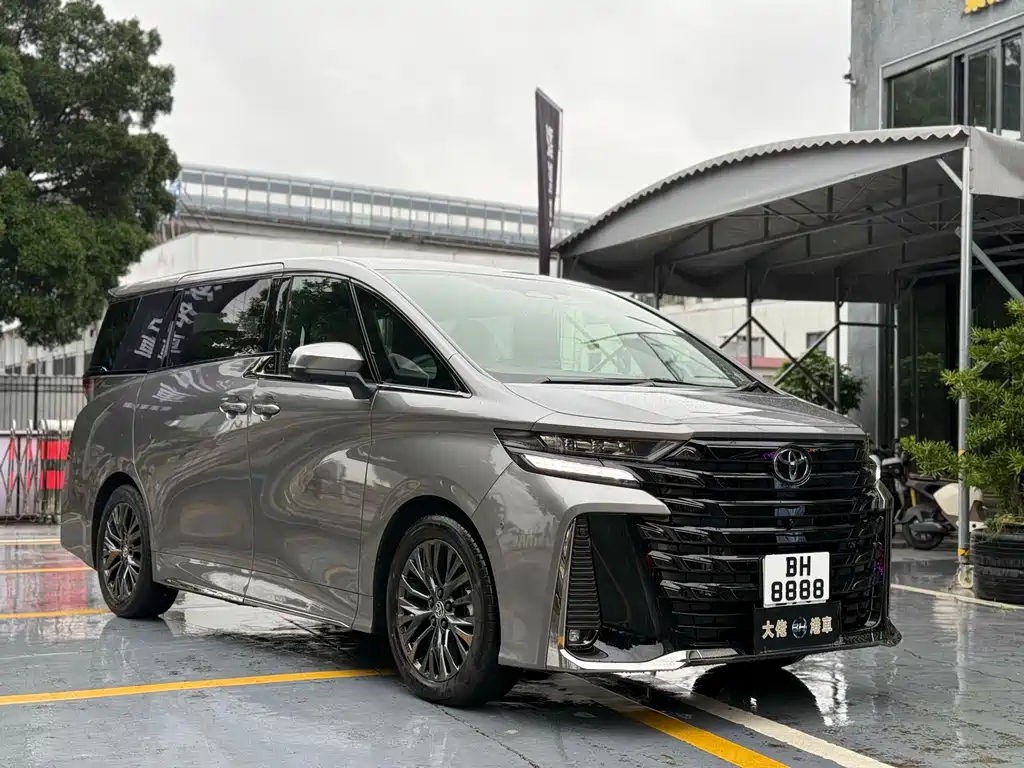 Toyota Vellfire — фото 3