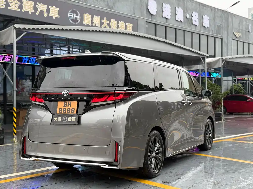 Toyota Vellfire — фото 5