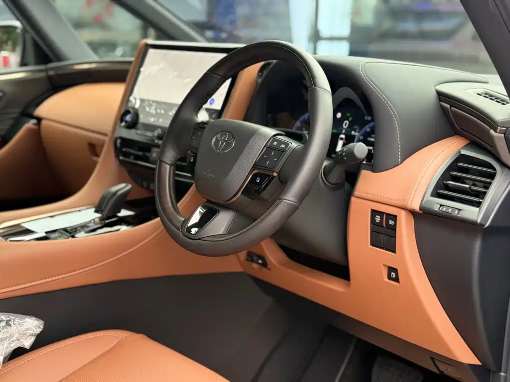 Toyota Vellfire — фото 8