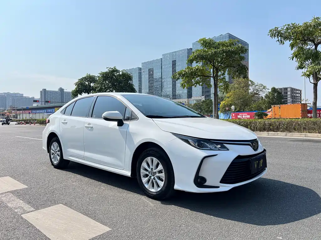 Toyota Corolla — фото 3