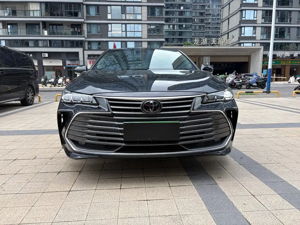 Toyota Avalon — фото 2