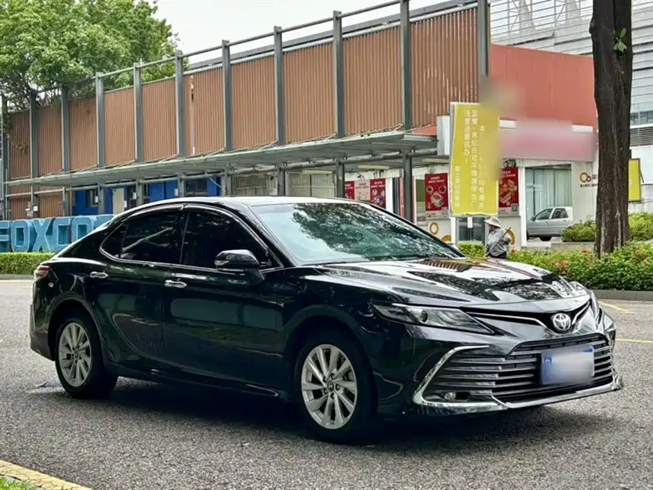 Toyota Camry — фото 7