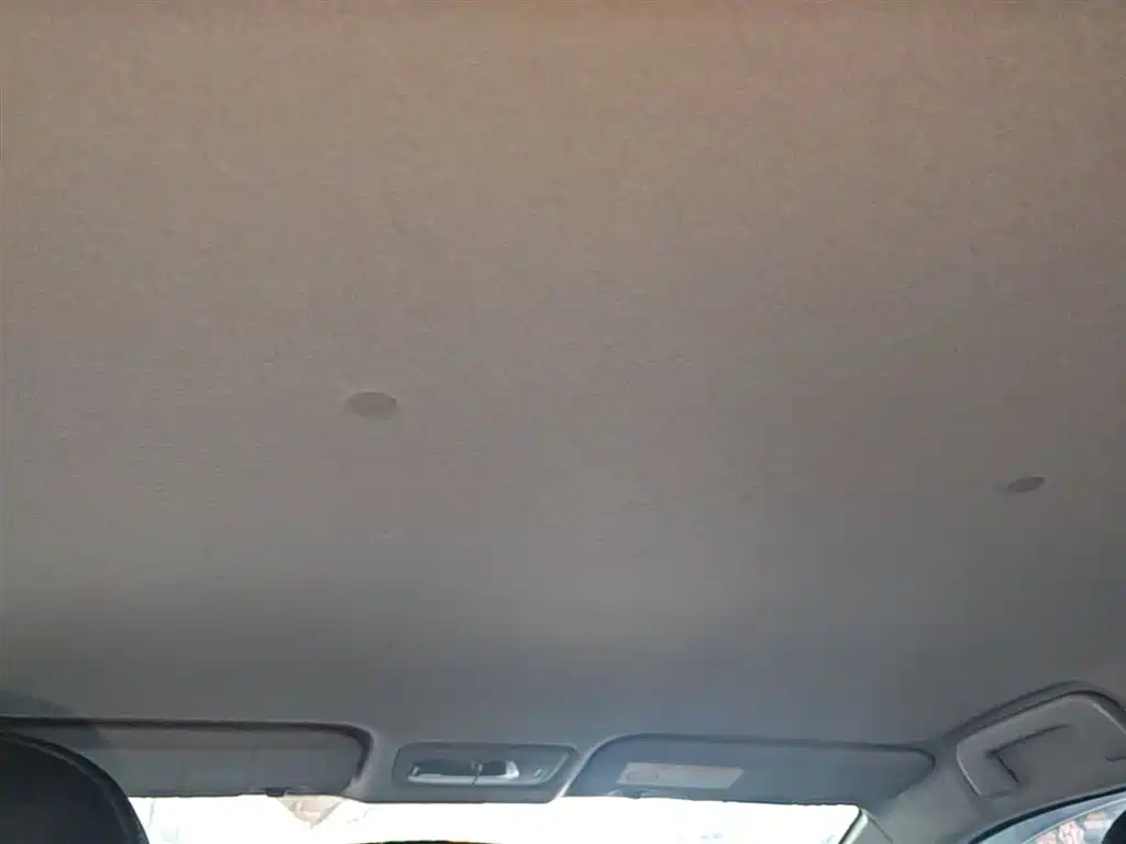 Toyota Yaris L — фото 18