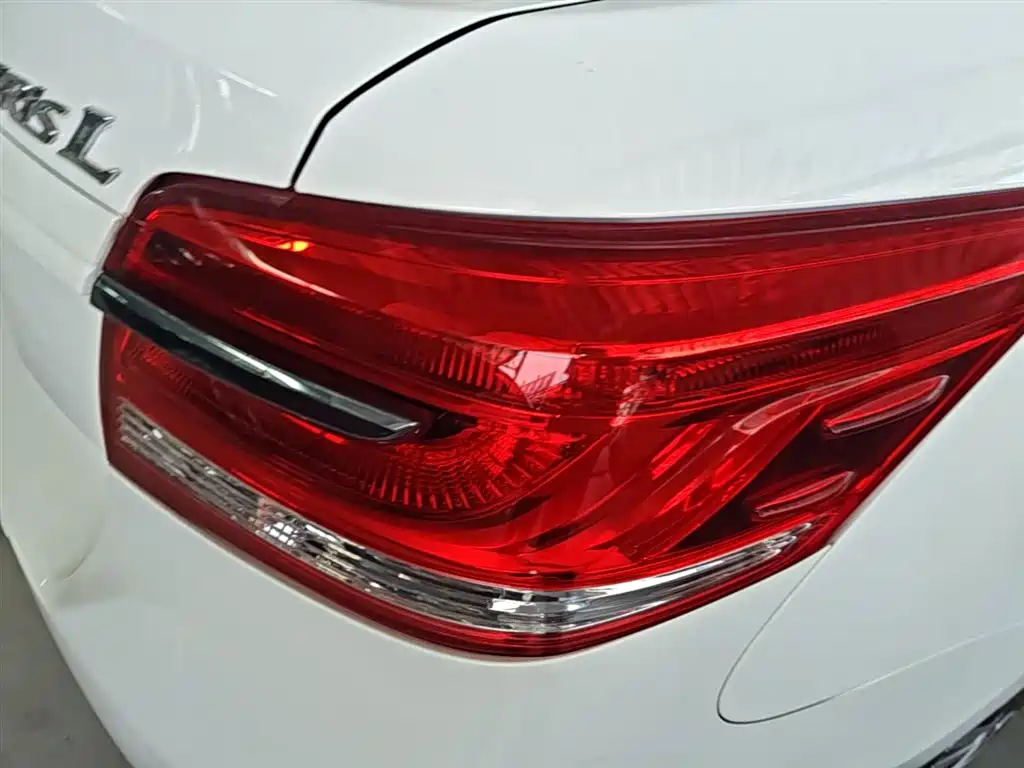 Toyota Yaris L — фото 8