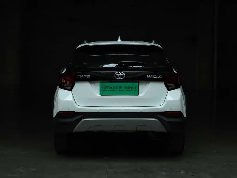 Toyota Yaris L — фото 4