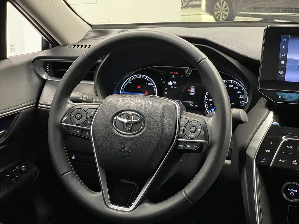 Toyota Harrier — фото 17