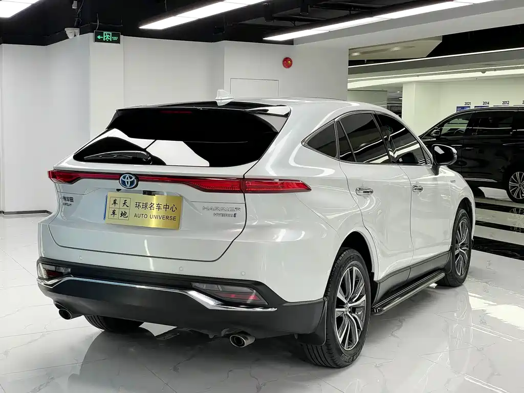 Toyota Harrier — фото 4