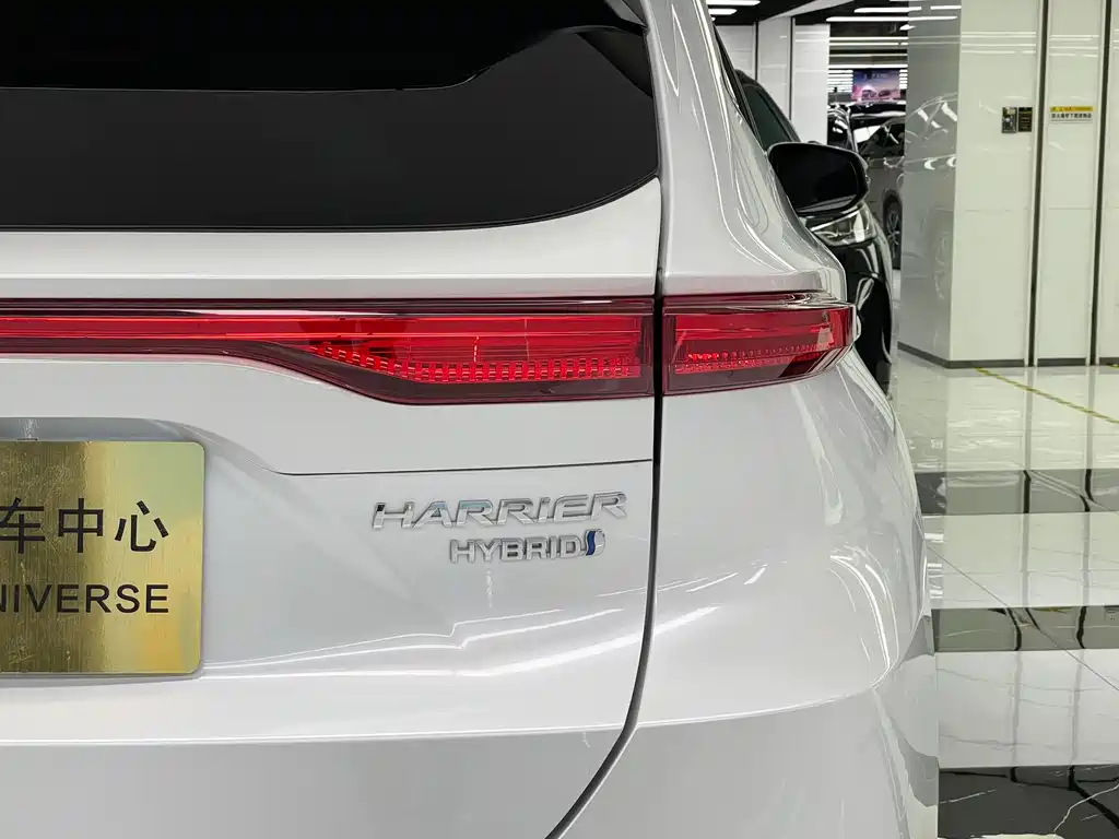 Toyota Harrier — фото 9