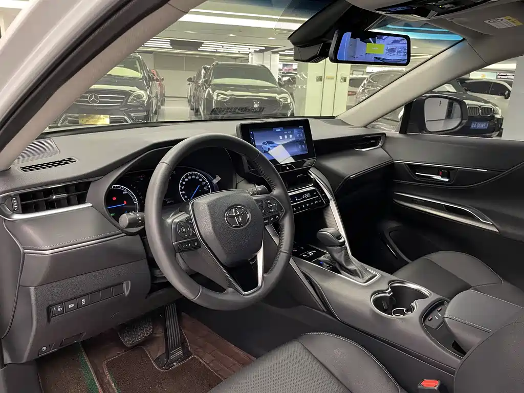 Toyota Harrier — фото 10