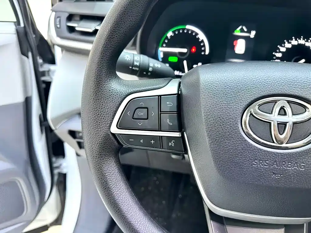 Toyota Sienna — фото 15