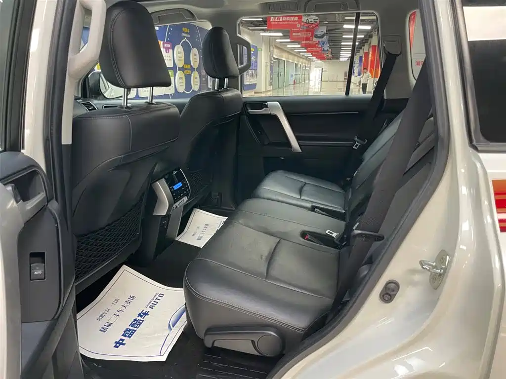 Toyota Prado — фото 15