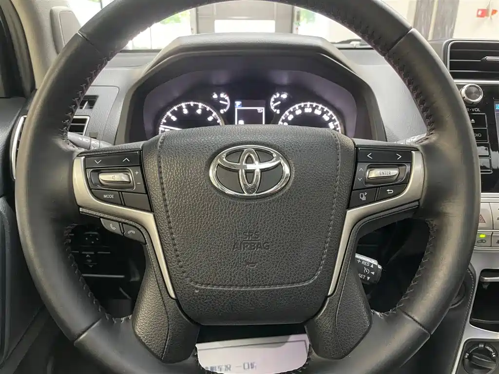 Toyota Prado — фото 16
