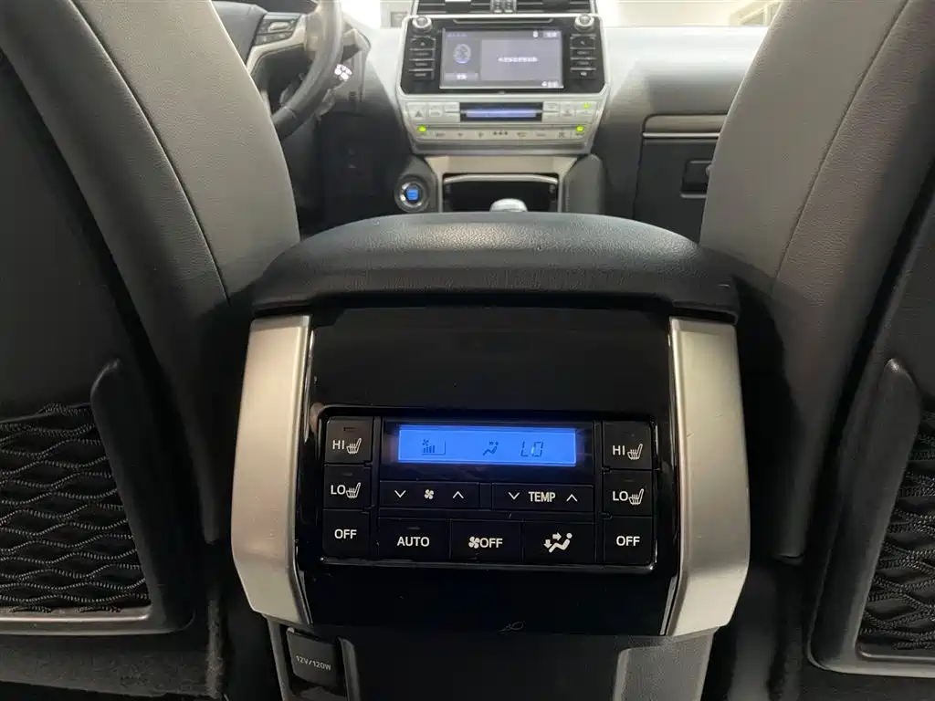 Toyota Prado — фото 18
