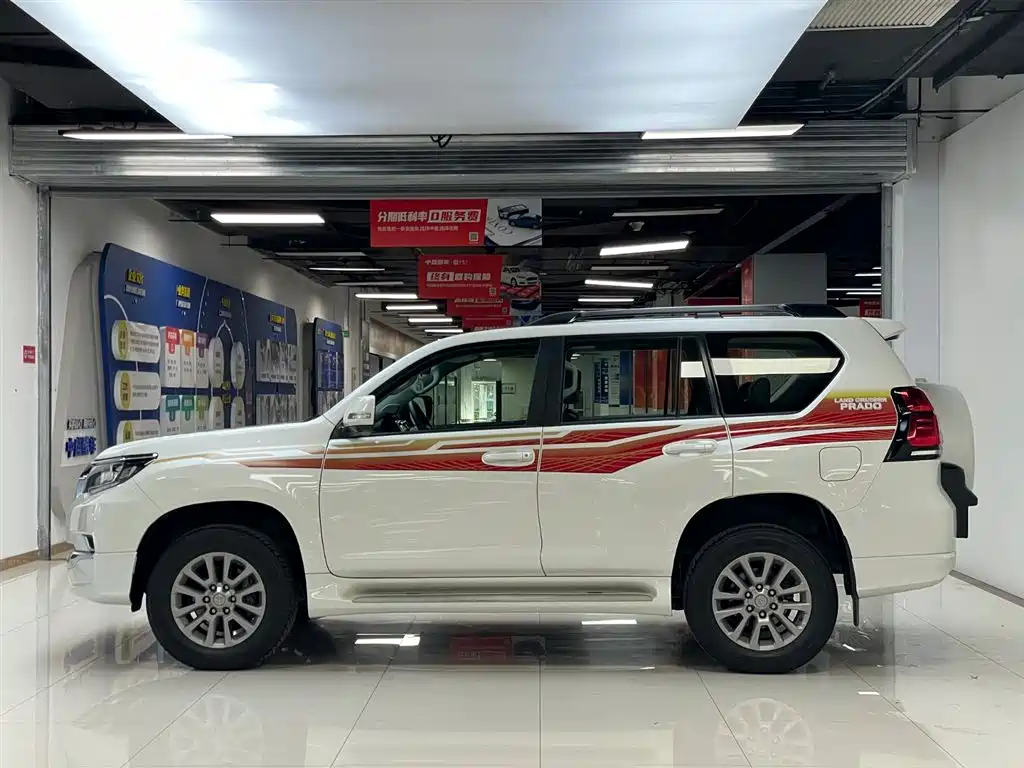 Toyota Prado — фото 4