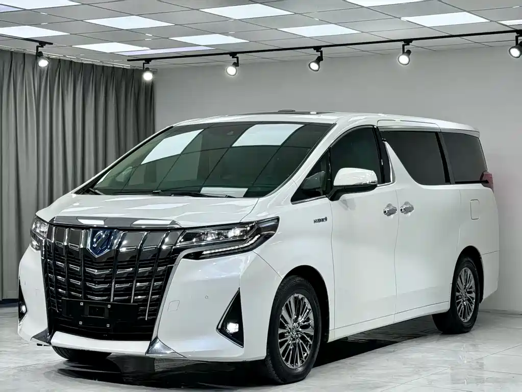 Toyota Alphard — фото 2