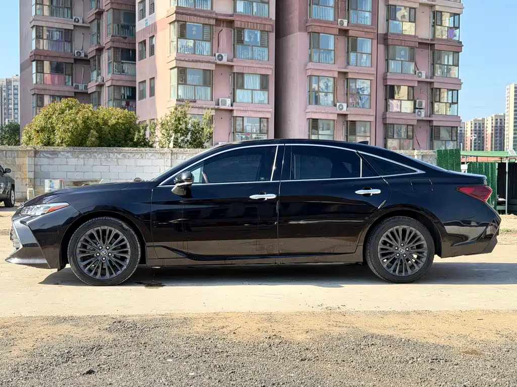 Toyota Avalon — фото 2