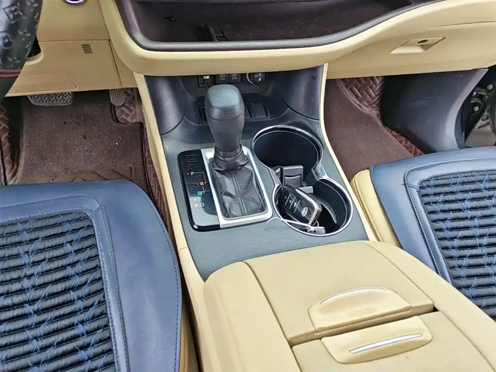 Toyota Highlander — фото 14