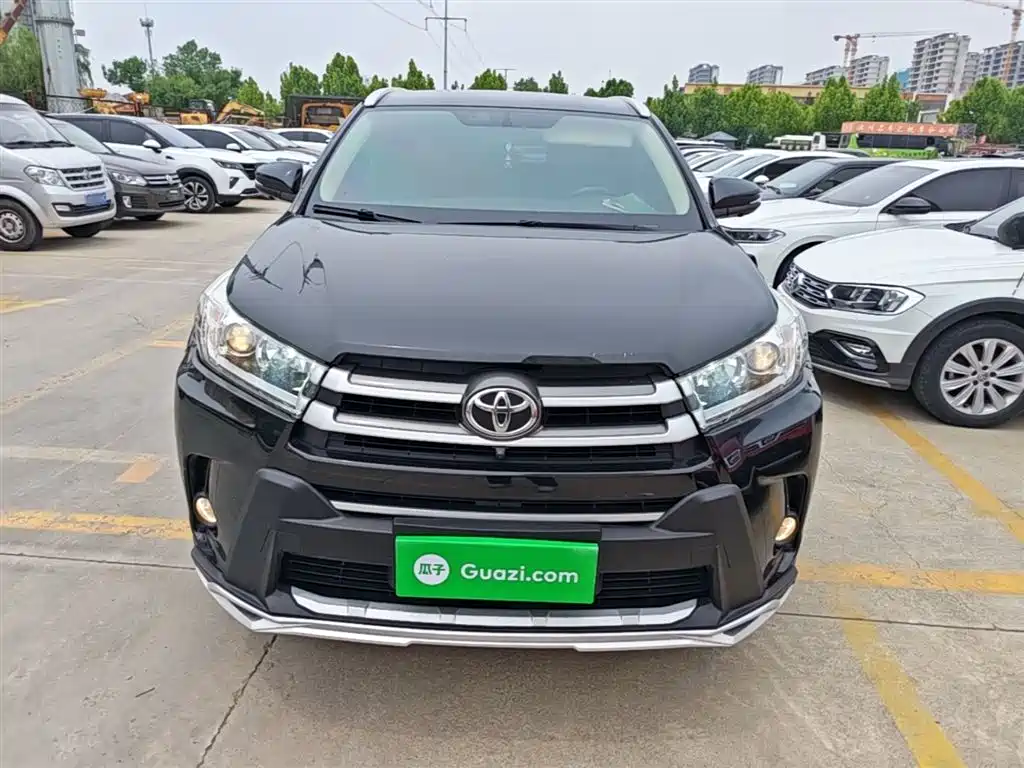 Toyota Highlander — фото 3