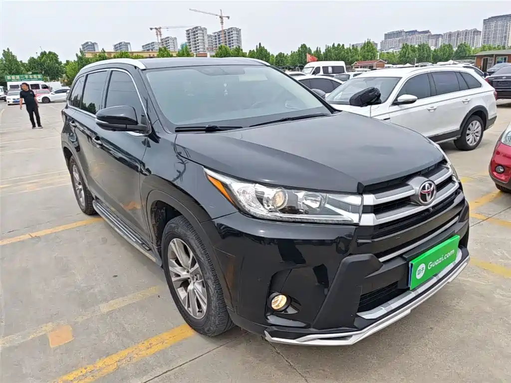 Toyota Highlander — фото 4