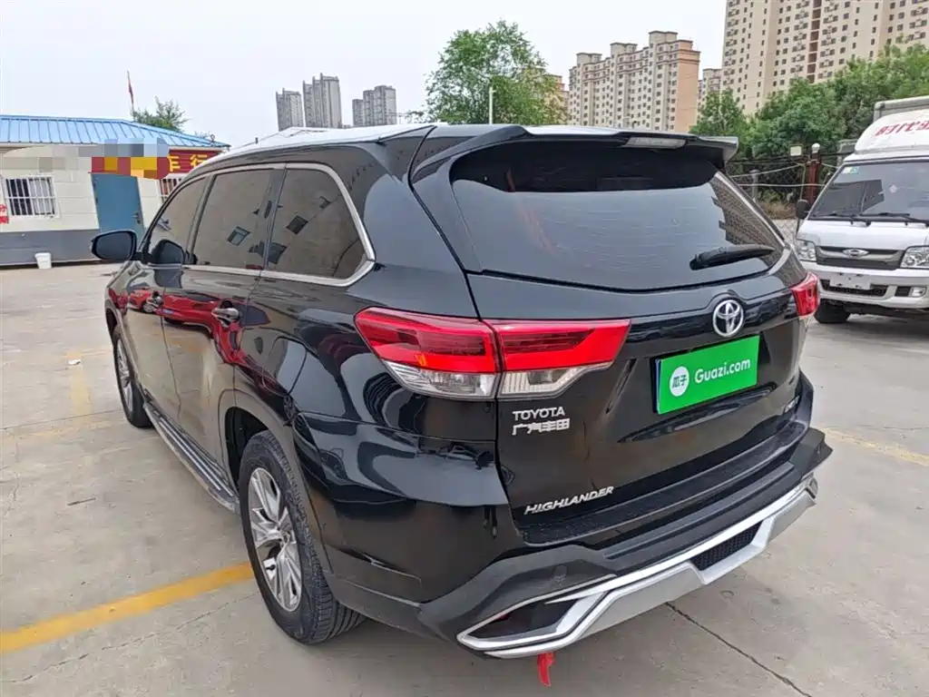 Toyota Highlander — фото 5