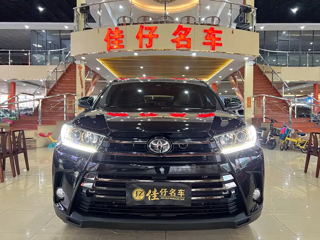 Toyota Highlander — фото 2