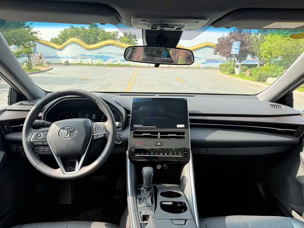 Toyota Avalon — фото 11