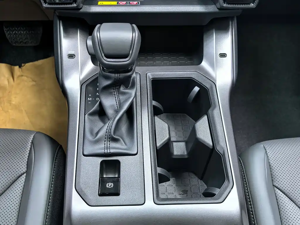 Toyota RAV4 — фото 13