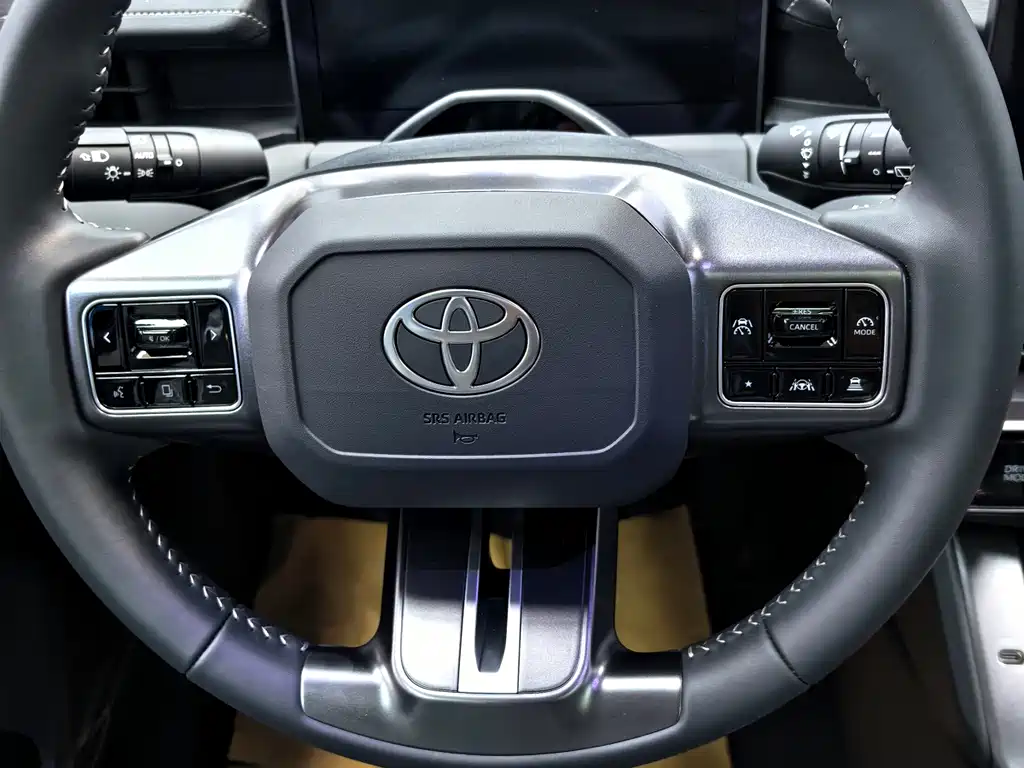 Toyota RAV4 — фото 14
