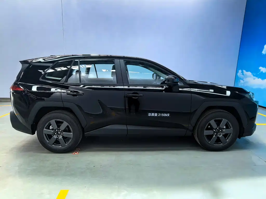 Toyota RAV4 — фото 7