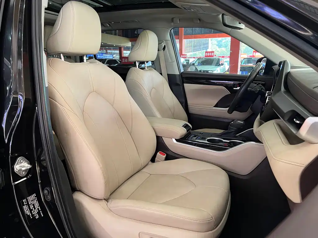 Toyota Highlander — фото 14